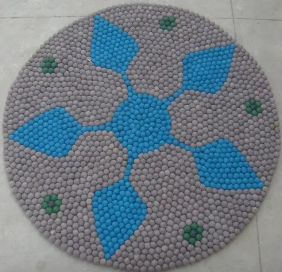 Handmade Leaf And Flower Design Ball Rug