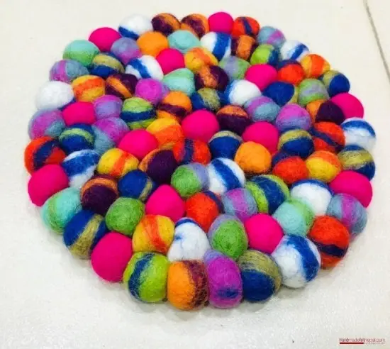 Felt Ball Trivet (Tie-Dye Multicolor)